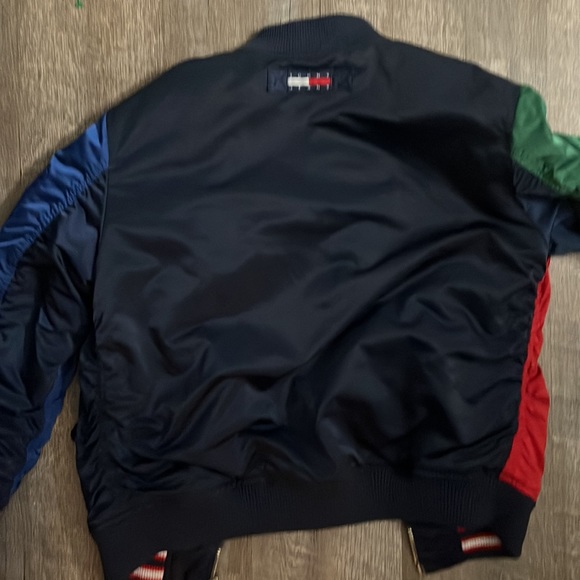 Tommy Jeans 90s Capsule Reversible Flag Print Bomber - Picture 4 of 7